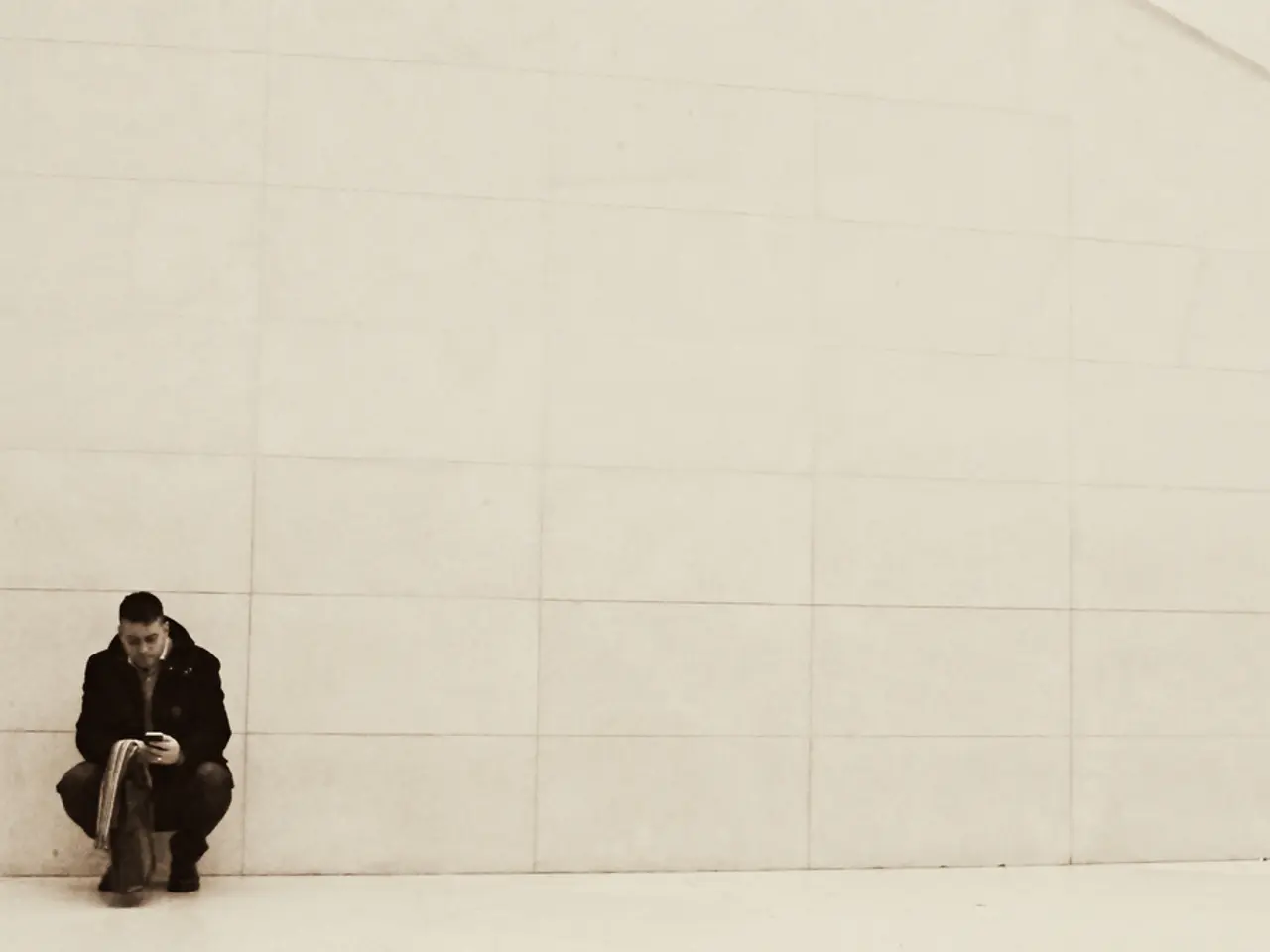 Comparing High-Bar and Low-Bar Squats: Which Composition is Ideal for Crafting Robust Lower-Body...