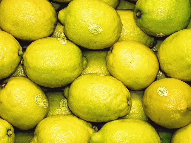 Acne Treatment with Lemons: Effectiveness and Application Methods