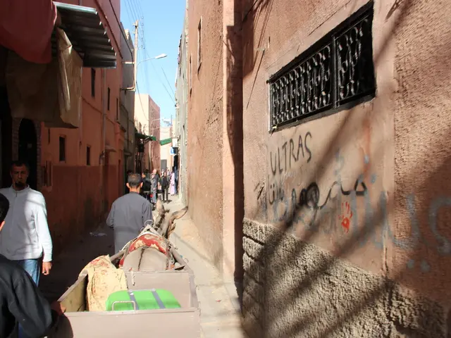 Amidst border turmoil, a Thai hospital suspends operations and urgently transports patients to safe...