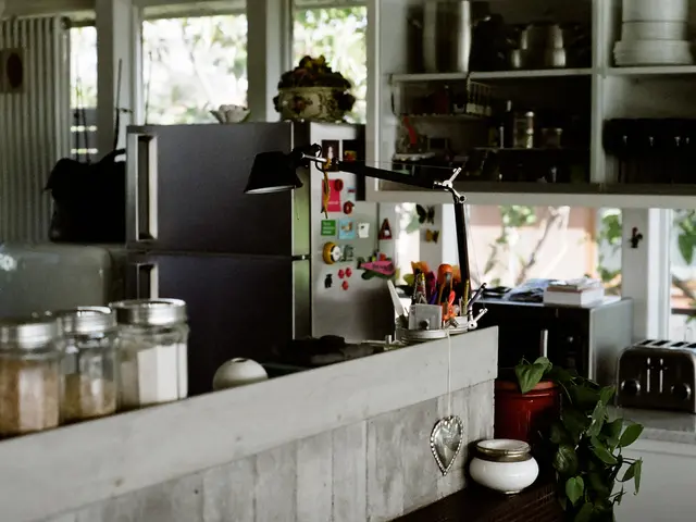 Quickly chill a bottle within 15 minutes? Consider it feasible.