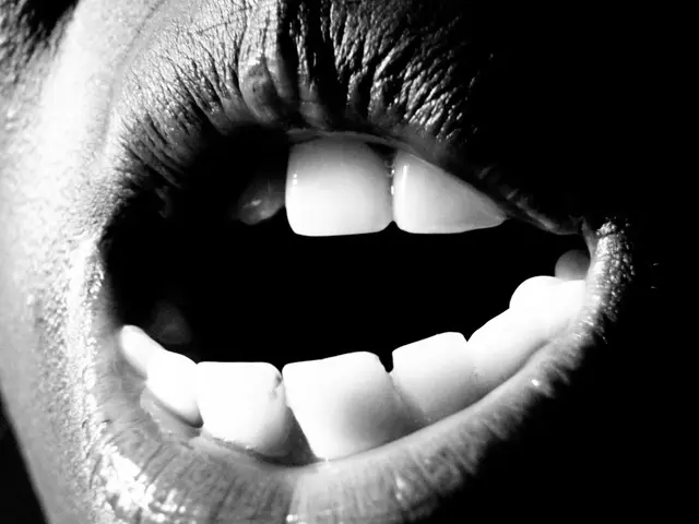 Oral hives: Symptoms, triggers, and relief options