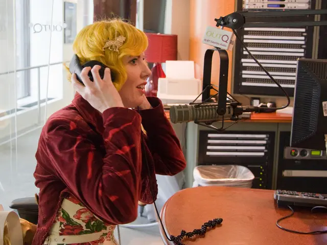 Throat Constrictions: Signs, Root Causes, and Additional Information