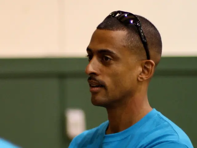 Dexterous Individuals Process Fine Details Differently Compared to Their Right-Handed Counterparts