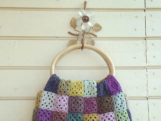 Shoulder Dislocation after the Back: Signs and Remedies