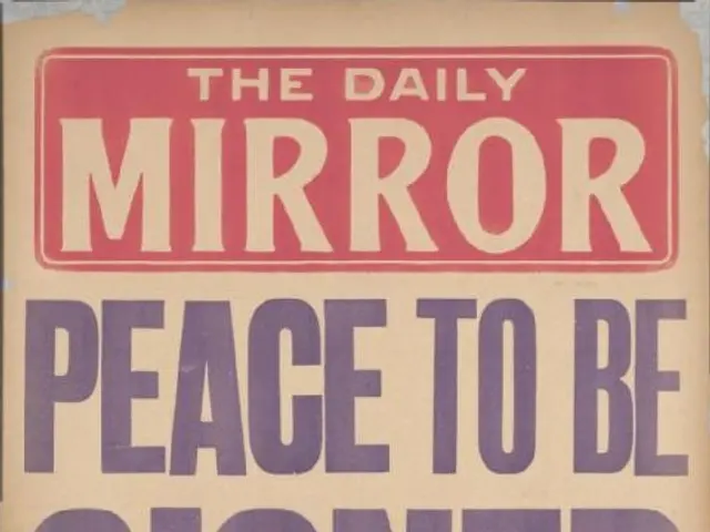 The image shows a poster with the words "The Daily Mirror Peace to be Signed to-Morrow or Thursday"...