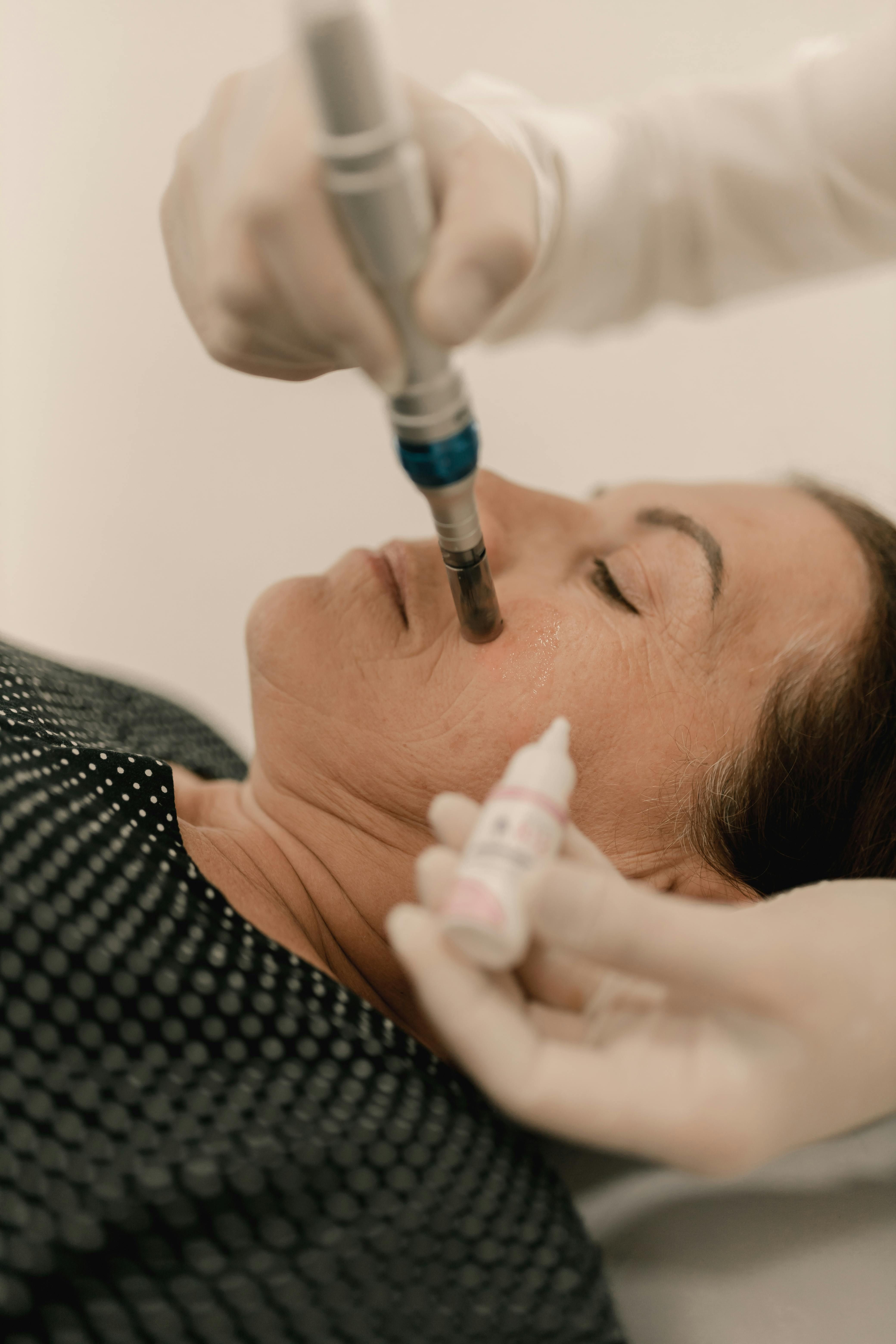 Best Bet for Anti-Aging: Top 10 Serums That Combat Wrinkles and Spots Anti-Aging Solutions: Top 10 Serums That combat Wrinkles and Imperfections on Skin